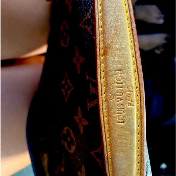 Louis Vuitton purse - Picture 1 of 4